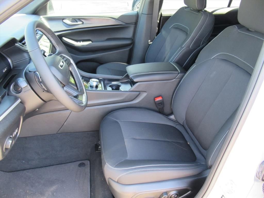 New 2026 Jeep Grand Cherokee L 4WD image 17