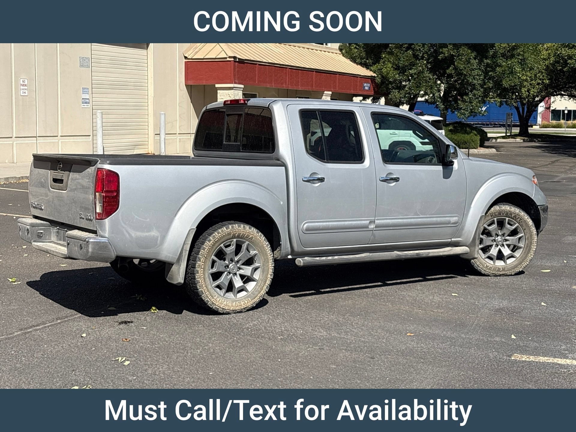 Used 2019 Nissan Frontier SL AWD/4WD image 2