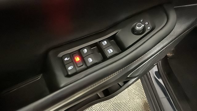 Used 2023 Jeep Grand Cherokee 4WD 4xe image 10