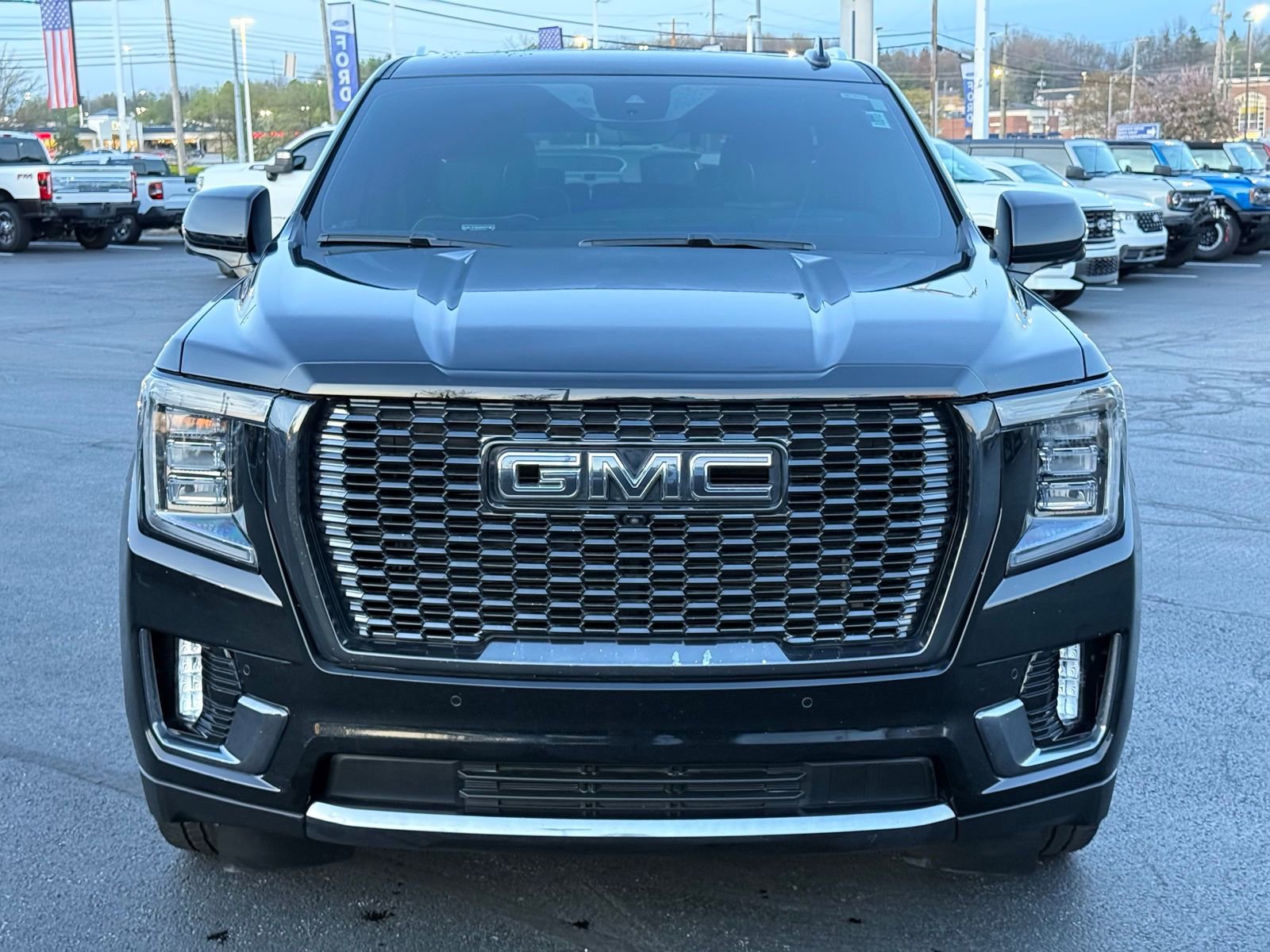 Used 2023 GMC Yukon Denali Ultimate AWD/4WD image 8