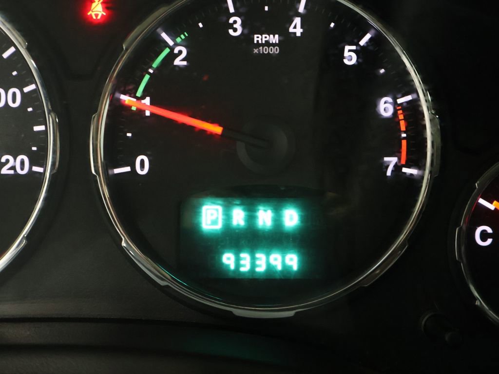 Used 2012 Jeep Liberty Limited w/ Tire & Wheel Group image 37