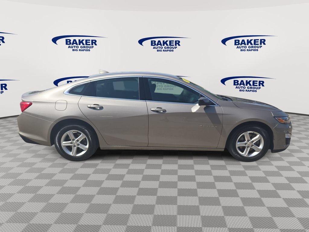 Used 2023 Chevrolet Malibu LT FWD image 2