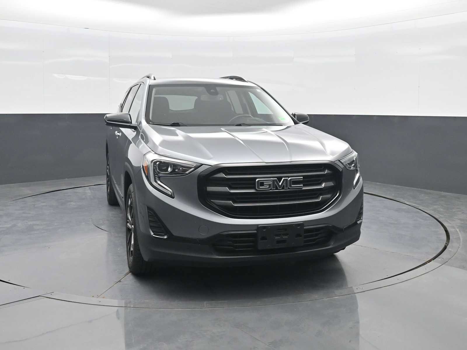 Used 2021 GMC Terrain SLE w/ Driver Convenience Package AWD/4WD image 2