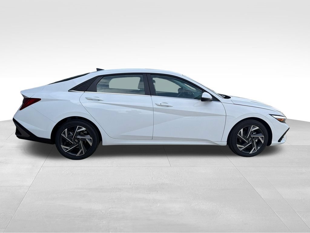 New 2026 Hyundai Elantra Limited FWD image 8