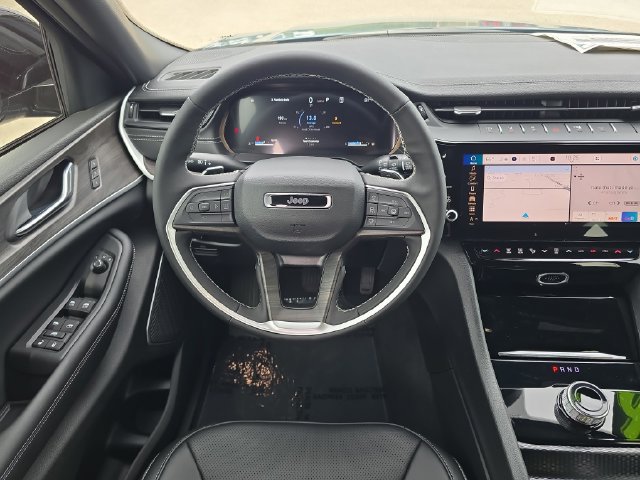 New 2026 Jeep Grand Cherokee Limited w/ Luxury Tech Group II RWD image 10