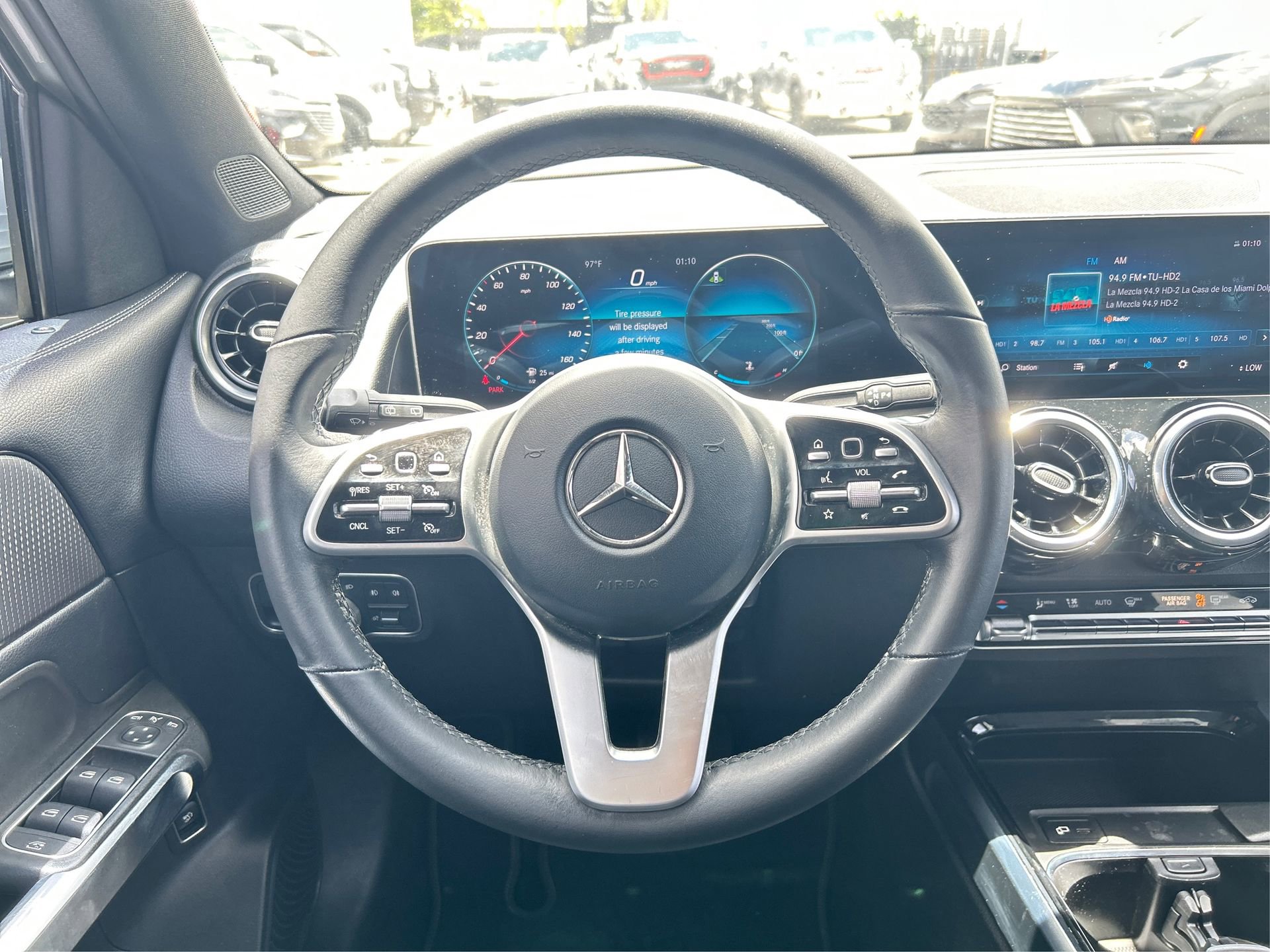 Used 2021 Mercedes-Benz GLB 250 4MATIC w/ Premium Package image 21
