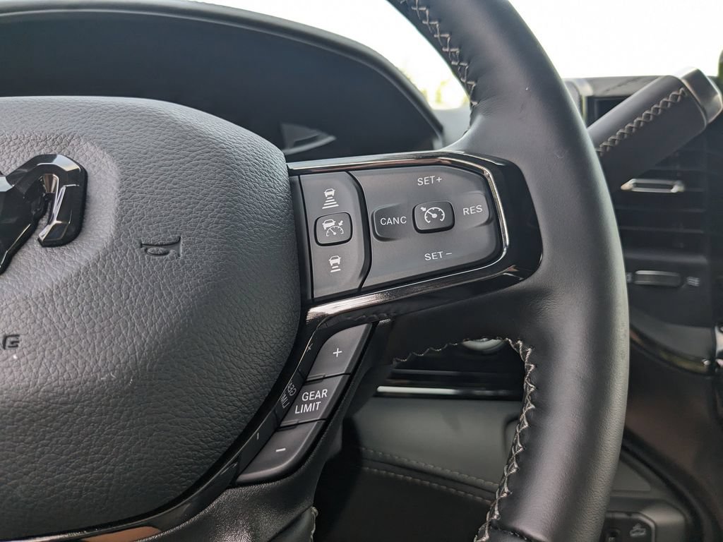 New 2025 RAM 2500 Limited AWD/4WD image 31