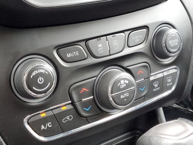 Used 2022 Jeep Cherokee Latitude Lux AWD/4WD image 18