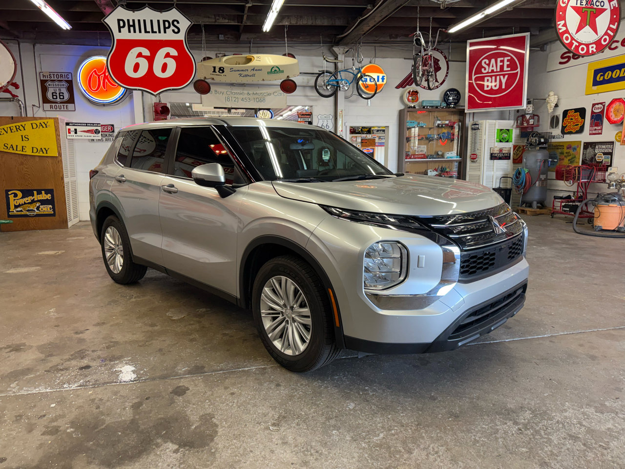 Used 2022 Mitsubishi Outlander ES image 7