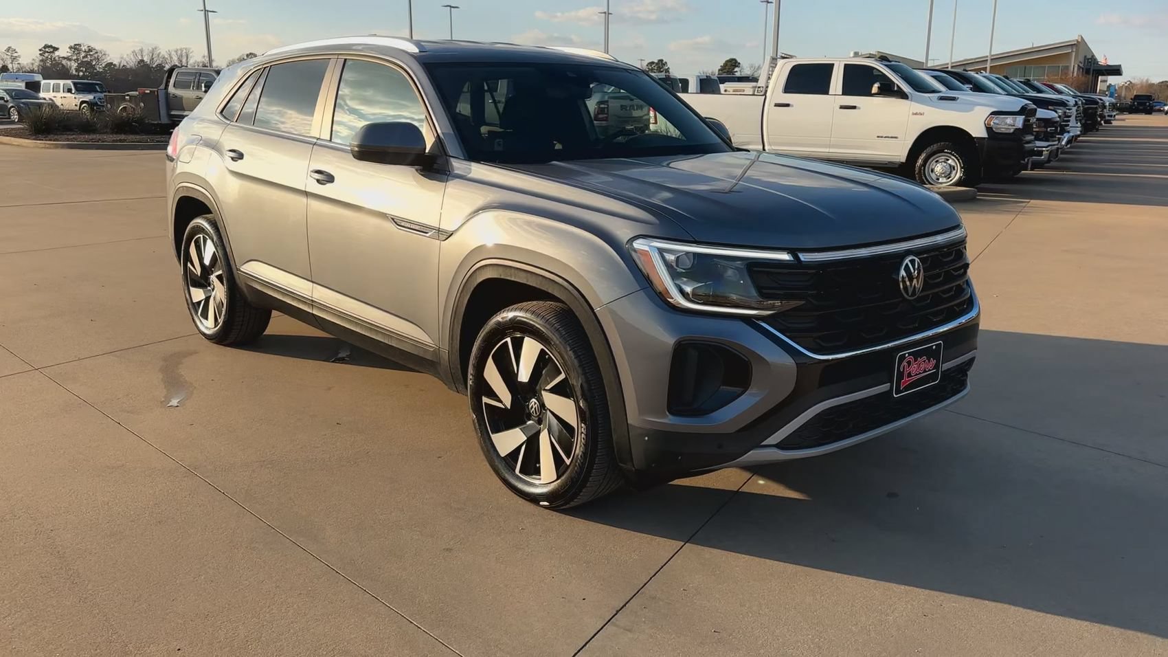 Used 2025 Volkswagen Atlas Cross Sport SE FWD image 3