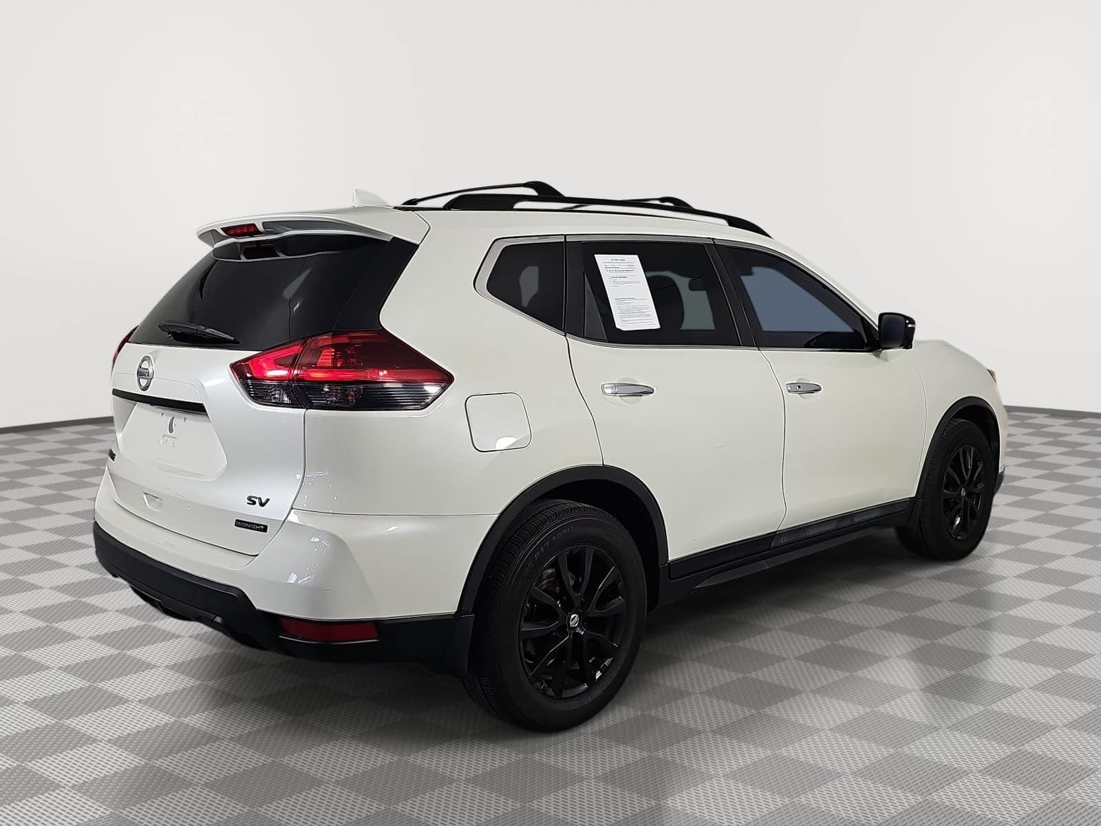 Used 2018 Nissan Rogue SV w/ Premium Package FWD image 8