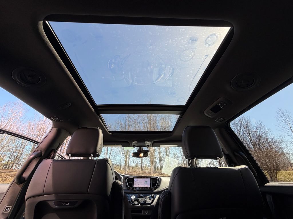 New 2026 Chrysler Pacifica Select FWD image 32