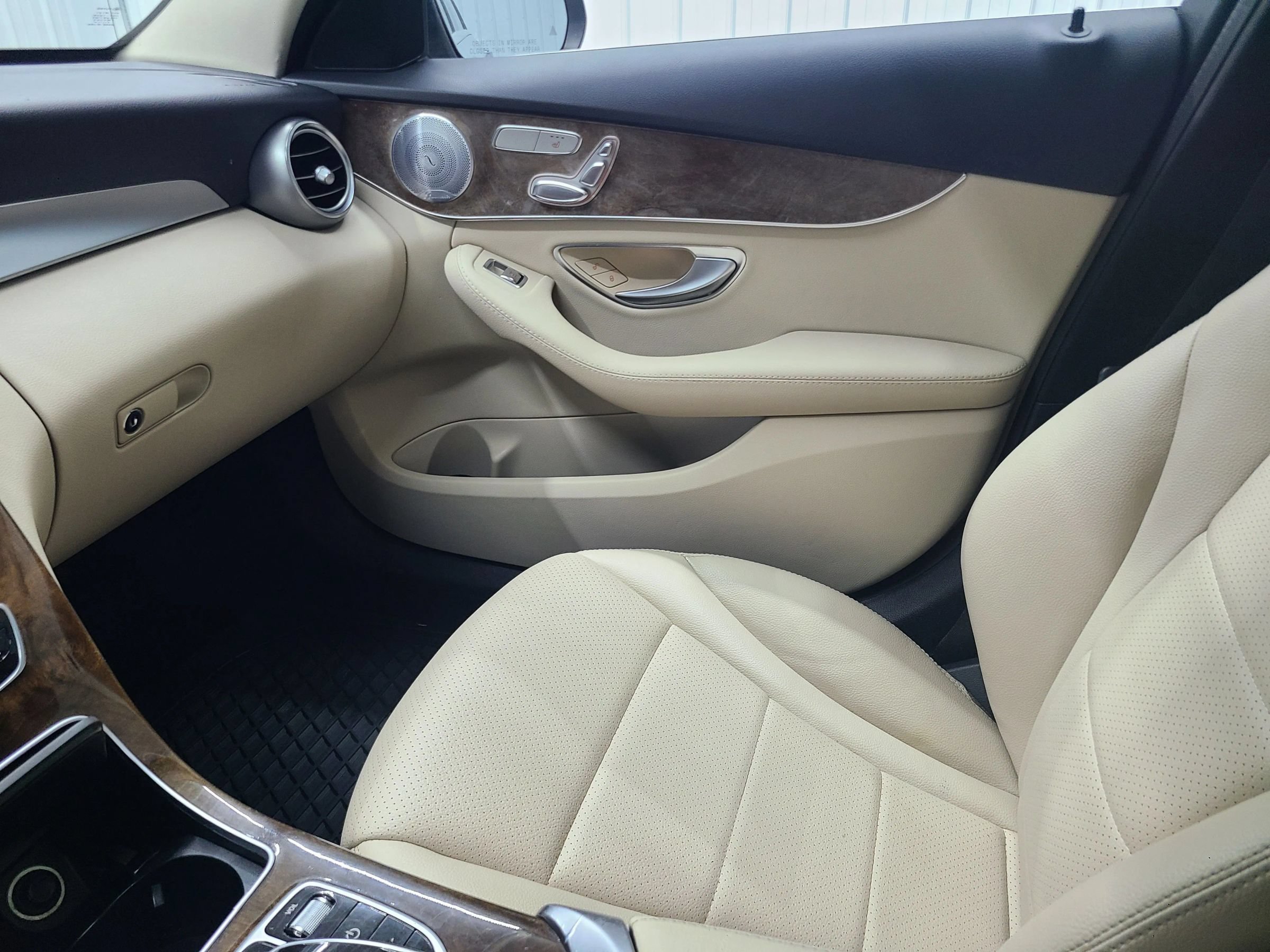 Used 2016 Mercedes-Benz C 300 4MATIC Sedan image 25