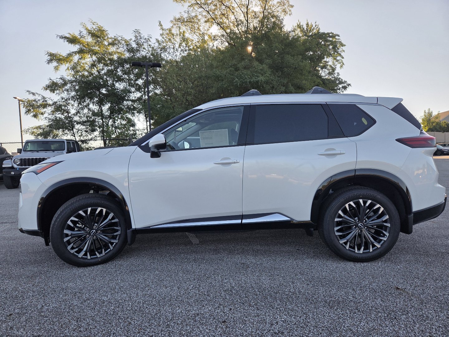 New 2026 Nissan Rogue Platinum w/ Platinum Premium Package AWD/4WD image 17