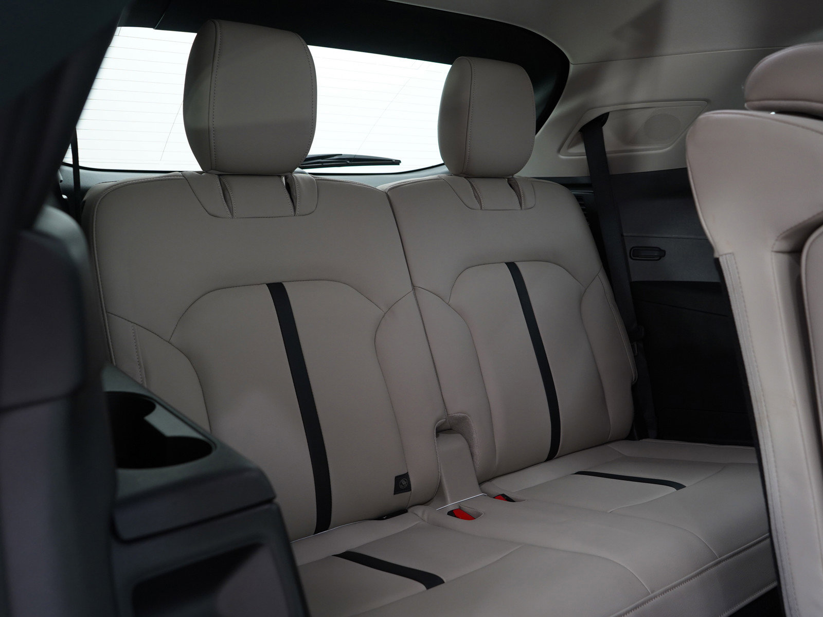 Certified 2025 MAZDA CX-90 Plug-In Hybrid w/Premium Sport image 15