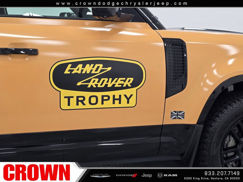 Used 2022 Land Rover Defender 110 X-Dynamic SE AWD/4WD image 11