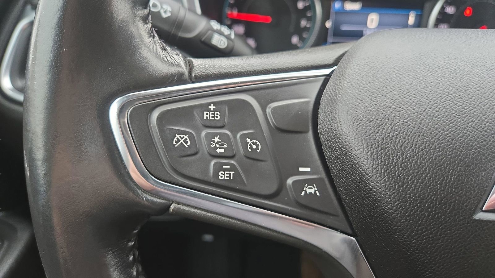 Used 2021 Chevrolet Equinox LT image 26