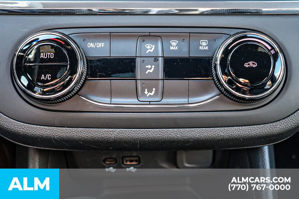 Used 2025 Buick Envista Preferred image 35