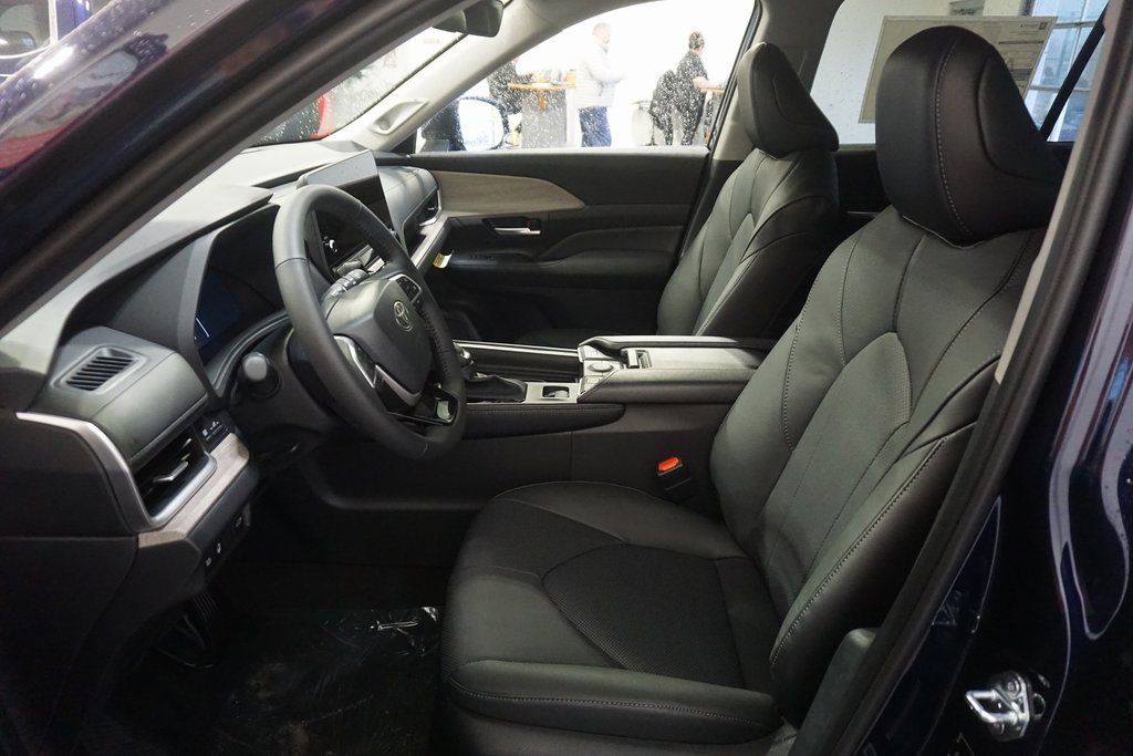 New 2026 Toyota Grand Highlander Limited image 25