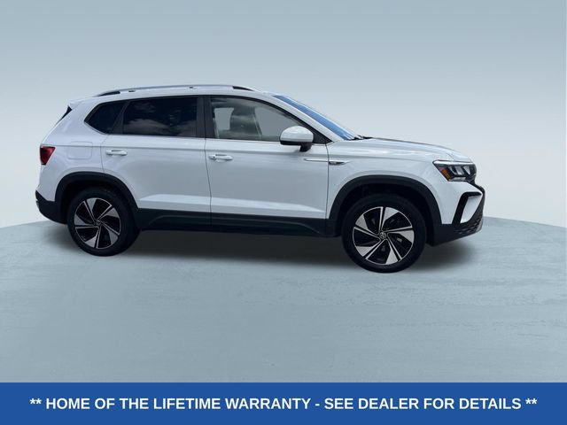 Used 2024 Volkswagen Taos SE AWD/4WD image 2