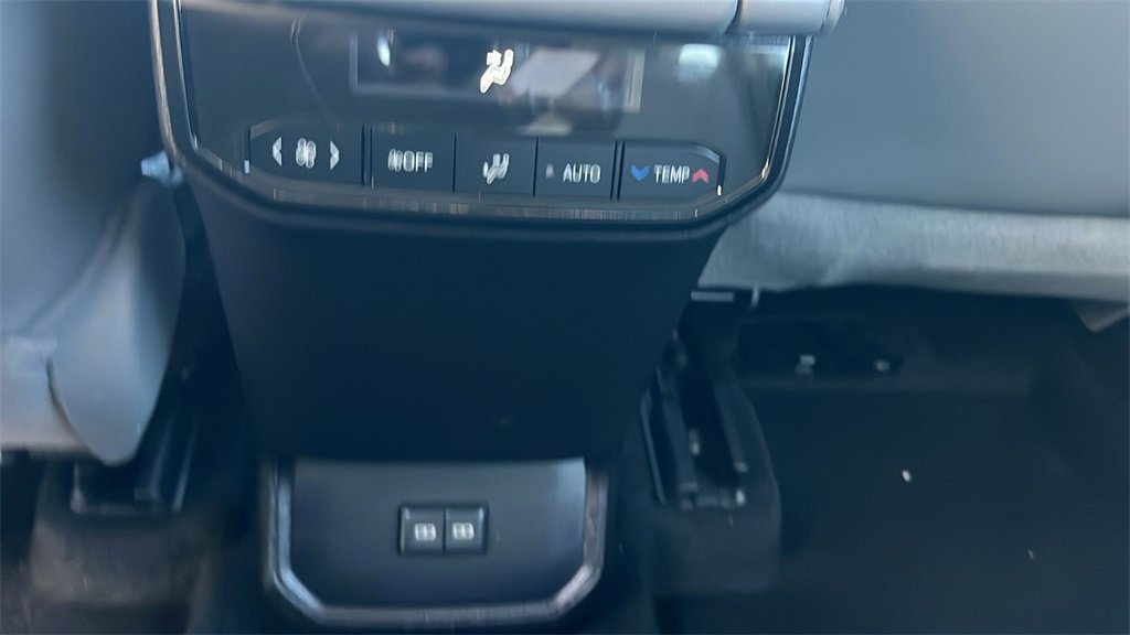 Used 2023 Toyota Highlander XLE image 39