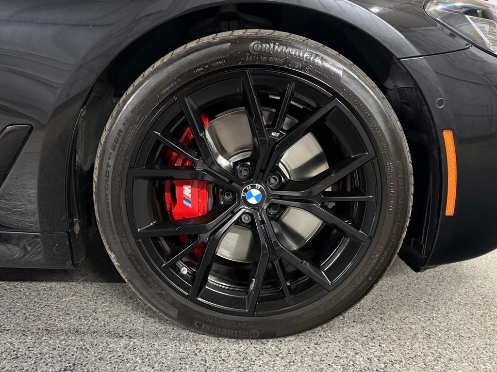 Used 2023 BMW M550i xDrive w/ Executive Package AWD/4WD image 6