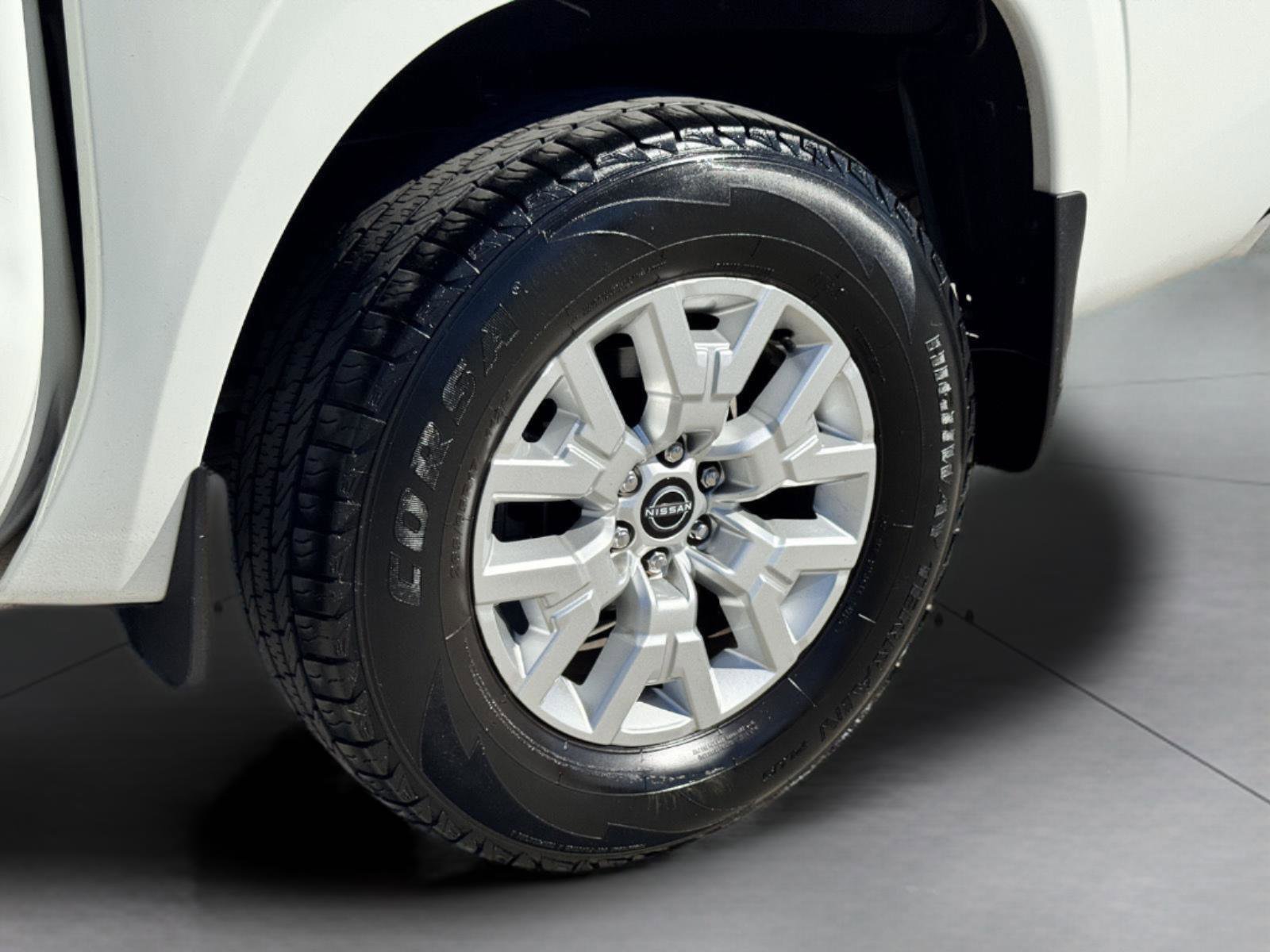 Used 2022 Nissan Frontier SV image 11