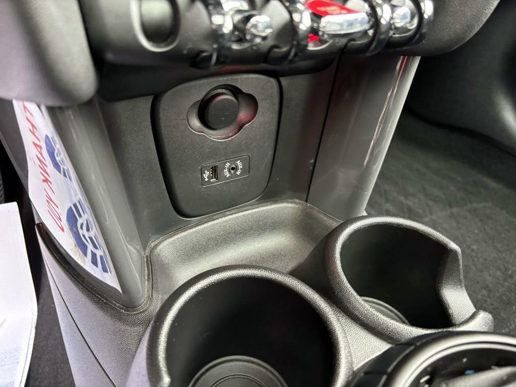 Used 2015 MINI Cooper 4-Door Hardtop image 19