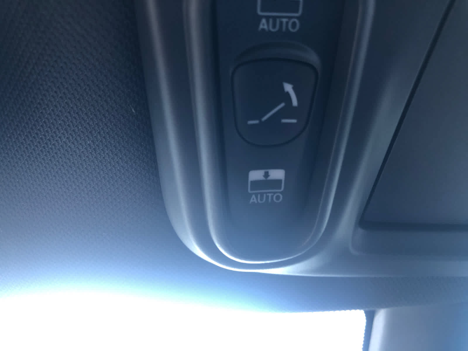 Used 2025 Chrysler Pacifica Limited FWD image 17