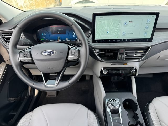 Used 2025 Ford Escape SE w/ PHEV Premium Package FWD image 4