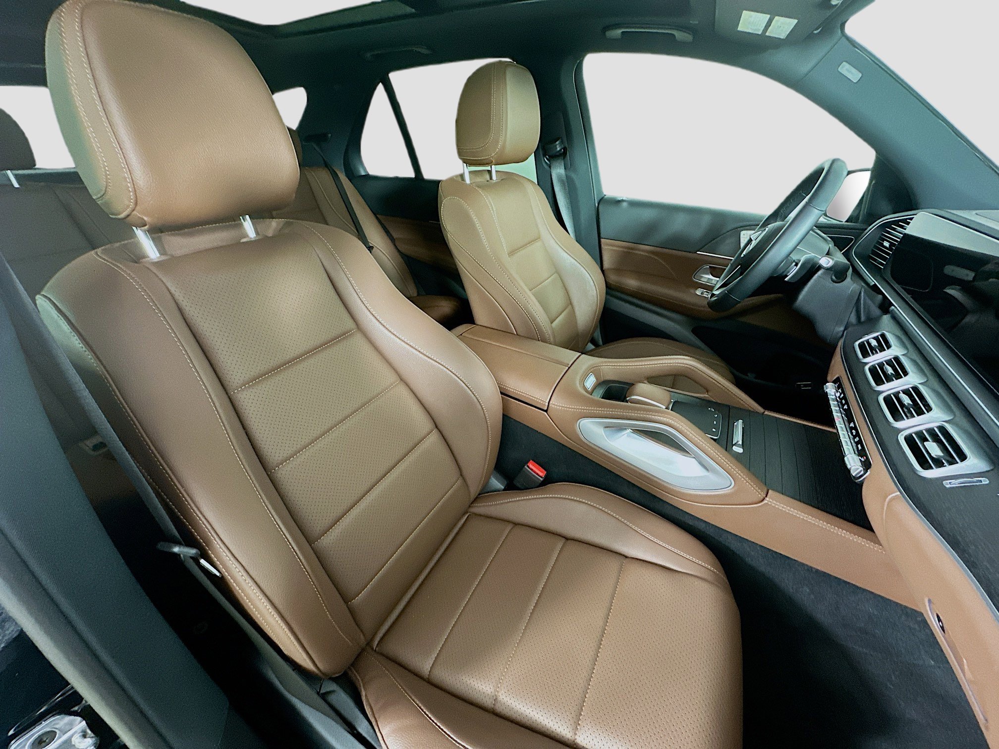 Certified 2024 Mercedes-Benz GLE 350 4MATIC w/ Winter Package image 36