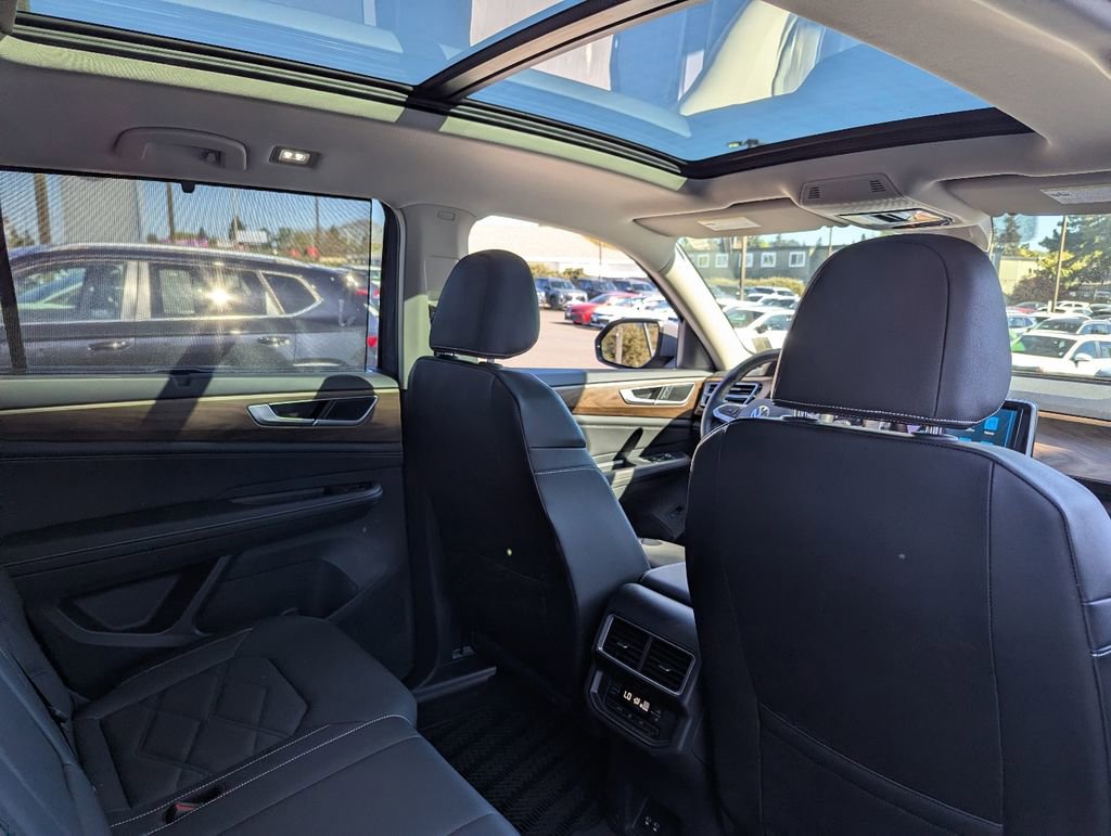 Used 2025 Volkswagen Atlas SE w/ Panoramic Sunroof Package AWD/4WD image 36