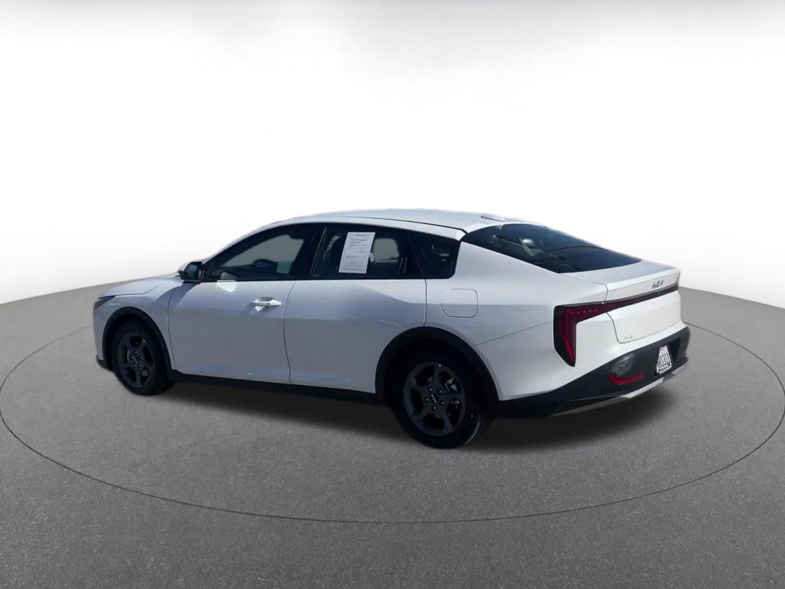 Used 2025 Kia K4 LXS image 10