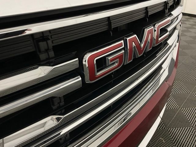 Used 2023 GMC Acadia SLT w/ Preferred Package FWD image 11