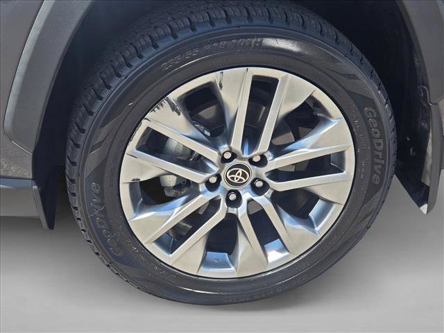 Used 2024 Toyota RAV4 XLE Premium FWD image 22