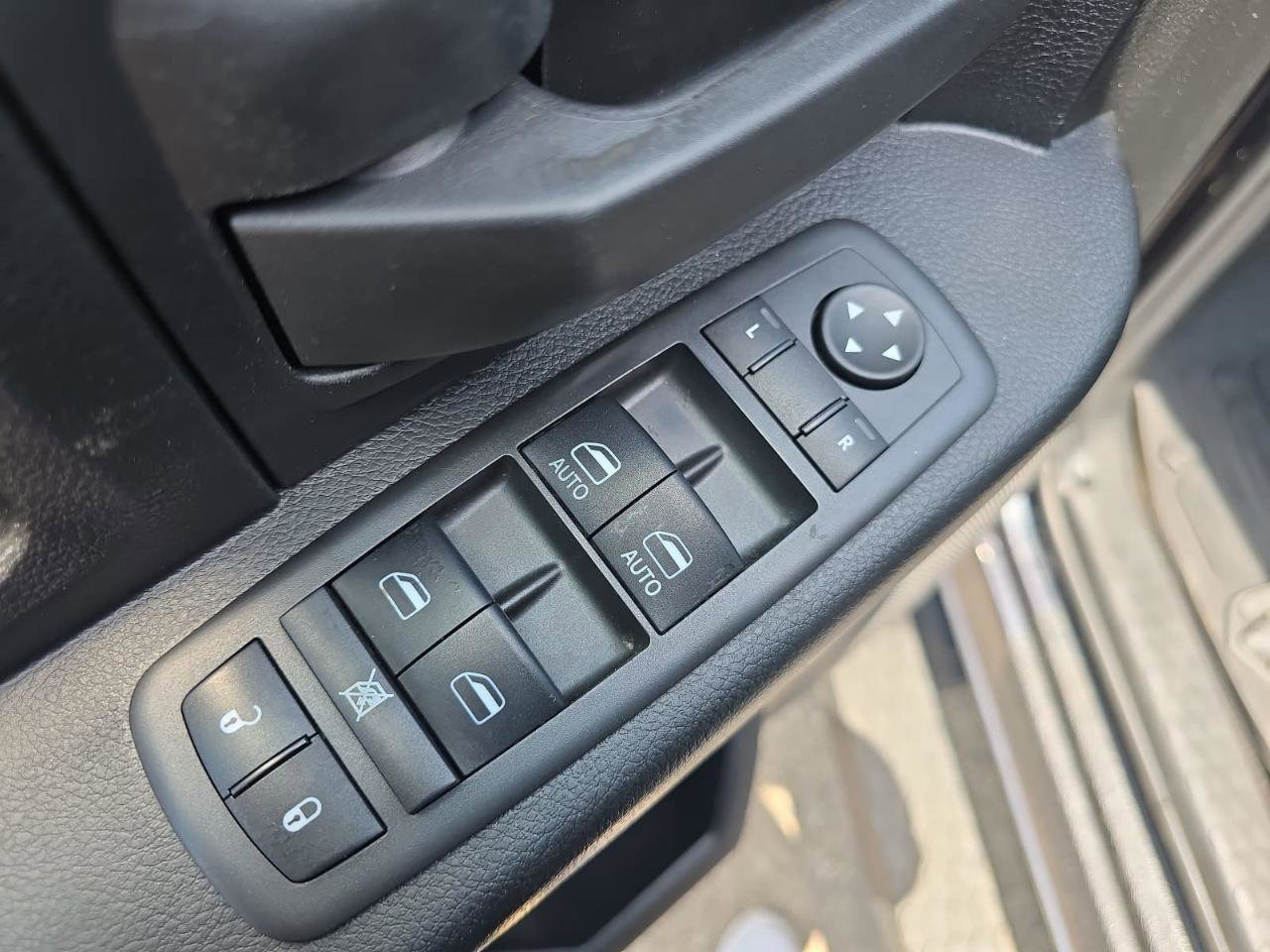 Used 2021 RAM 1500 Express w/ Wheel & Sound Group AWD/4WD image 18