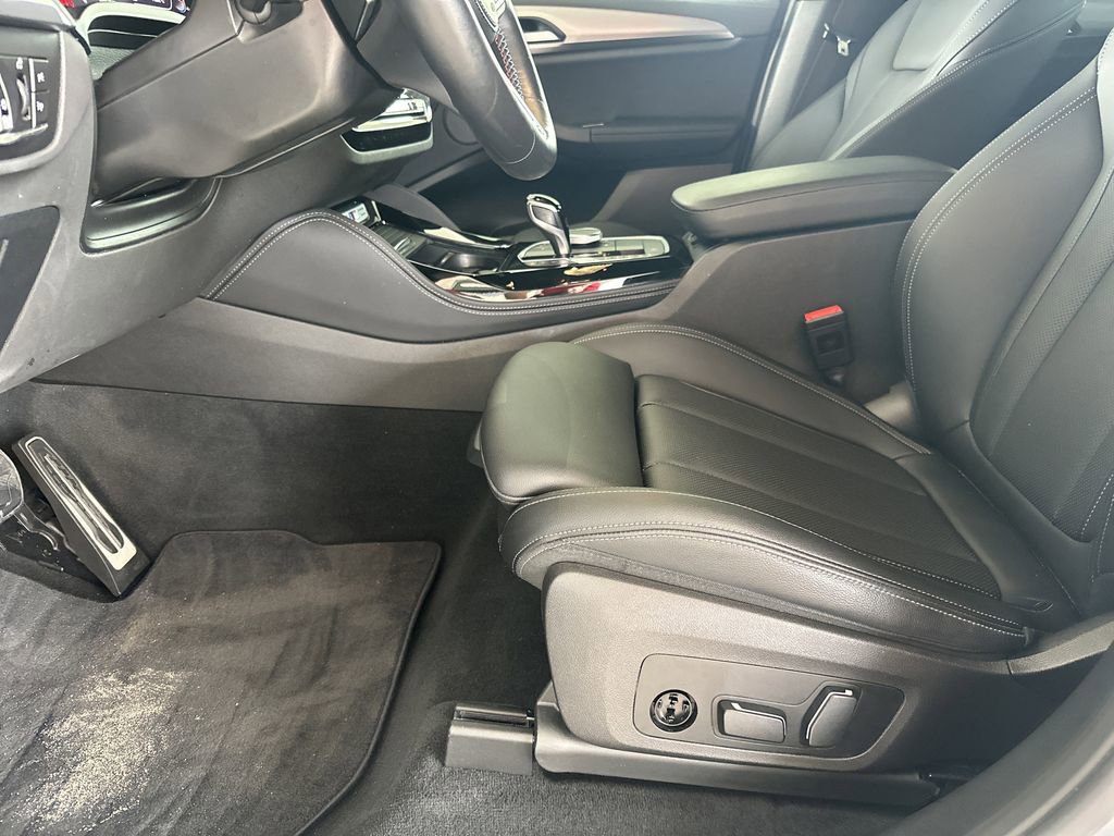 Used 2024 BMW X4 M40i w/ Premium Package image 15