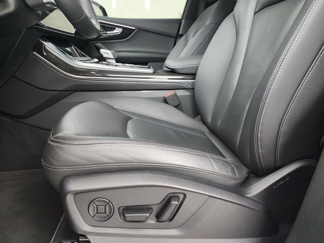 Used 2025 Audi Q7 3.0T Premium Plus AWD/4WD image 22
