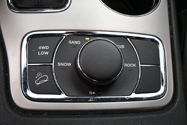 Used 2021 Jeep Grand Cherokee Limited w/ Luxury Group II AWD/4WD image 14