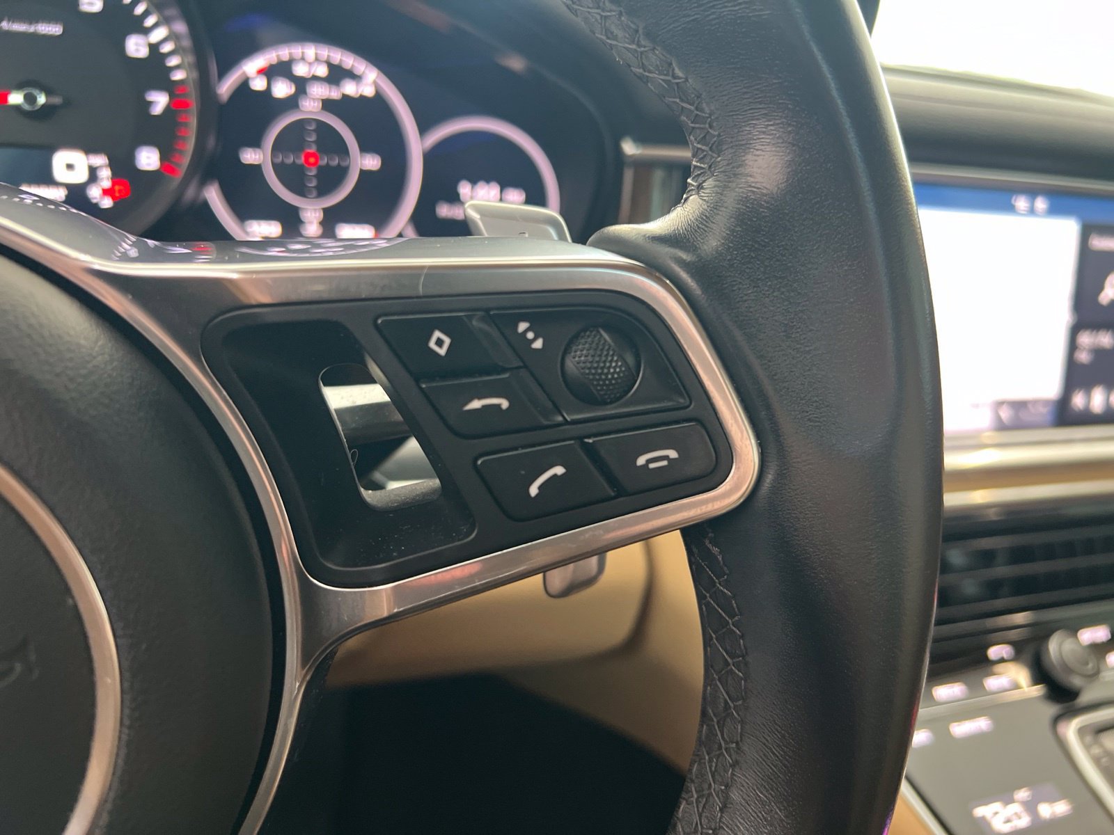 Used 2018 Porsche Panamera 4S AWD/4WD image 22