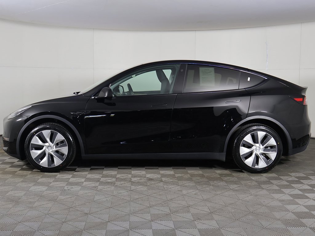 Used 2023 Tesla Model Y Long Range image 19
