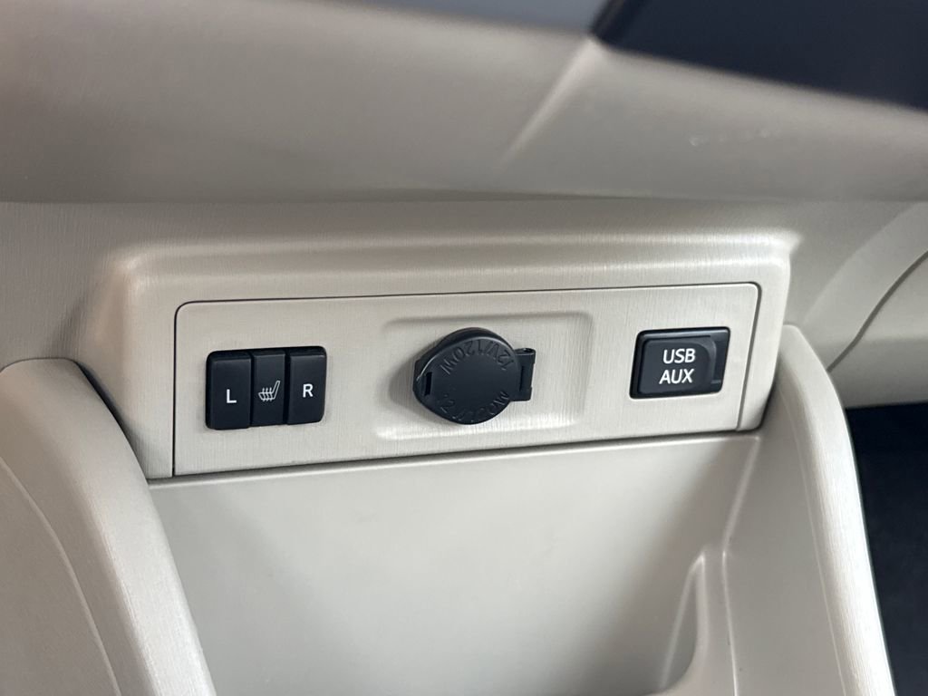 Used 2013 Toyota Prius V Five image 22