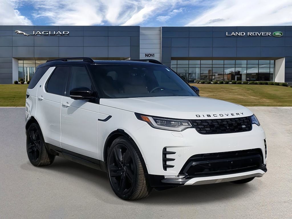 Used 2025 Land Rover Discovery Dynamic SE AWD/4WD image 4