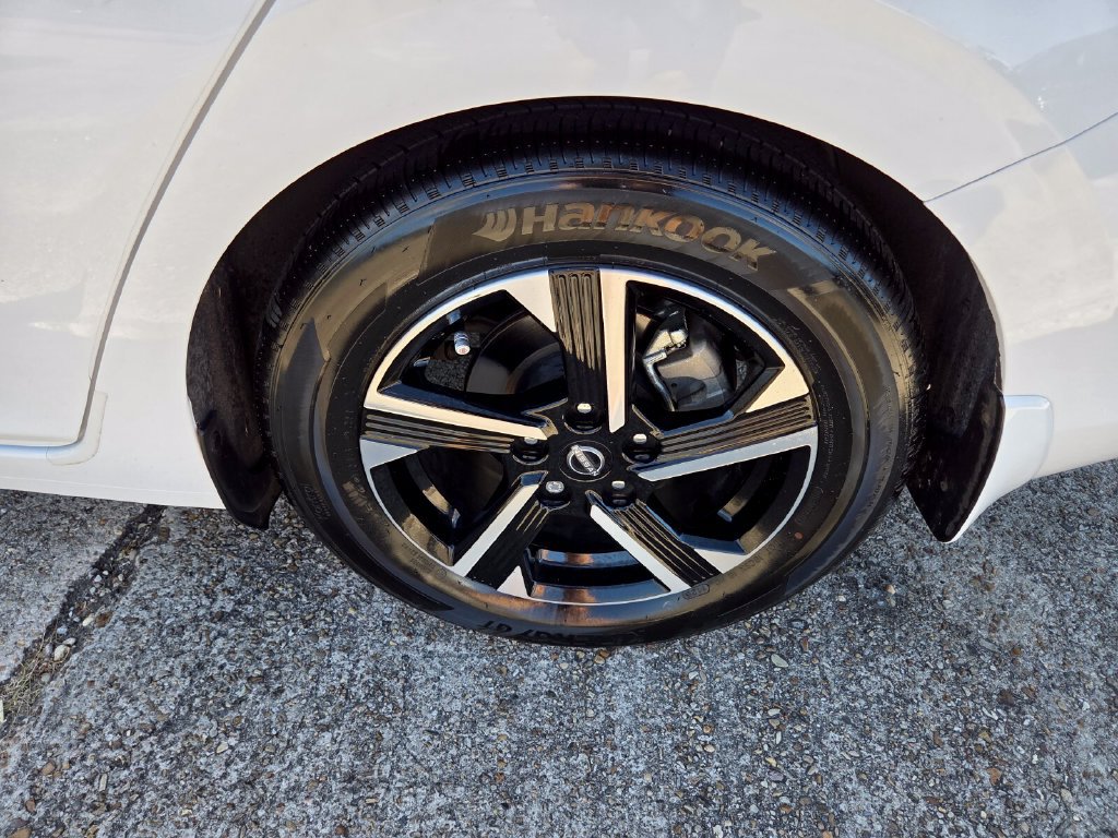 Used 2024 Nissan Sentra SV FWD image 25