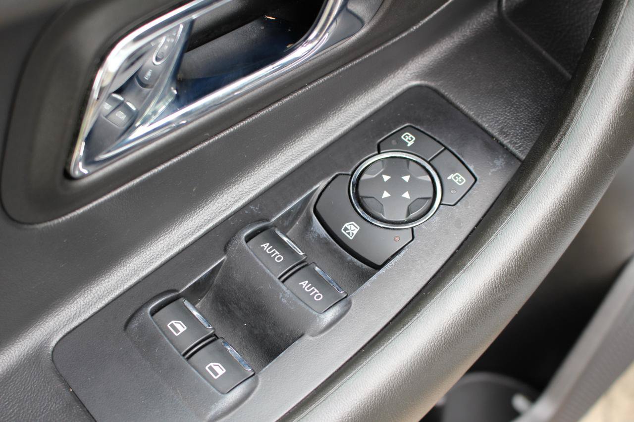 Used 2019 Ford Taurus Limited FWD image 13