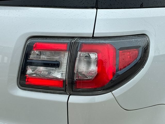 Used 2016 GMC Acadia Denali FWD image 28
