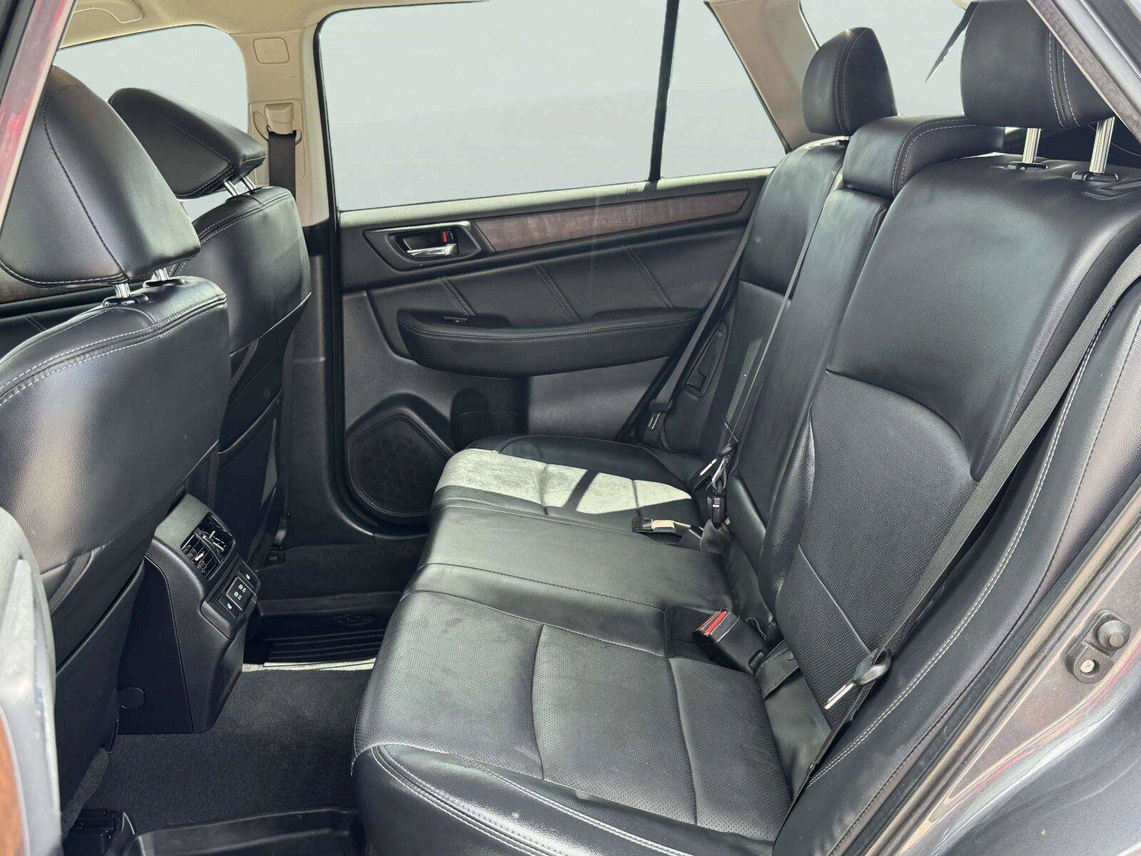 Used 2019 Subaru Outback 2.5i Limited AWD/4WD image 29