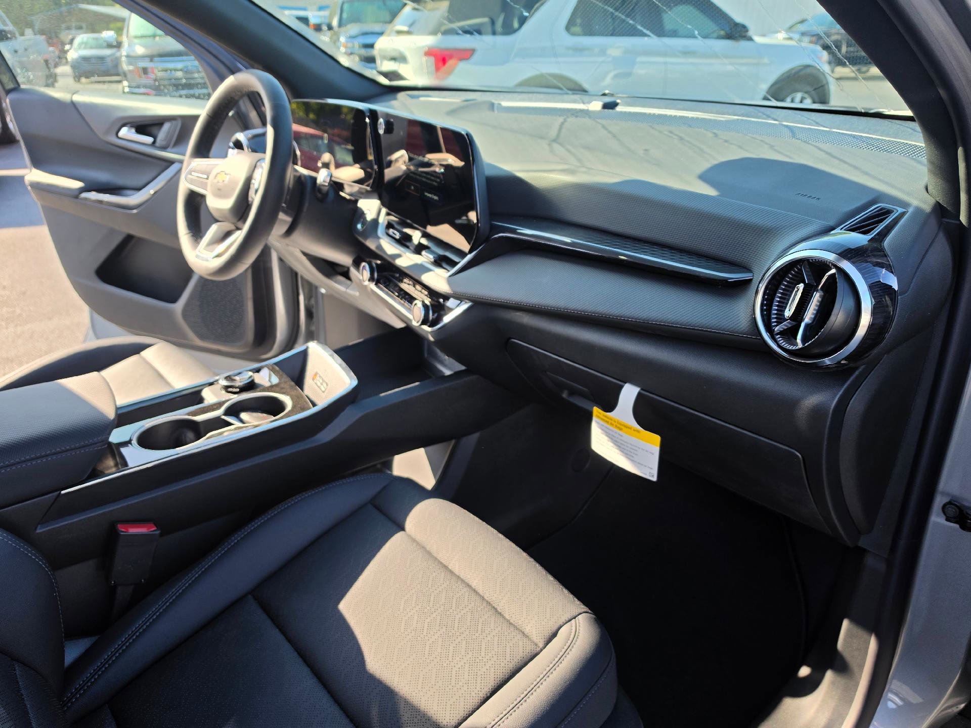 New 2026 Chevrolet Equinox LT w/ Convenience Package II FWD image 11