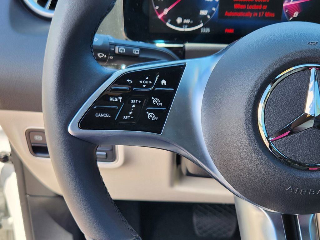 Used 2025 Mercedes-Benz GLA 250 4MATIC image 22