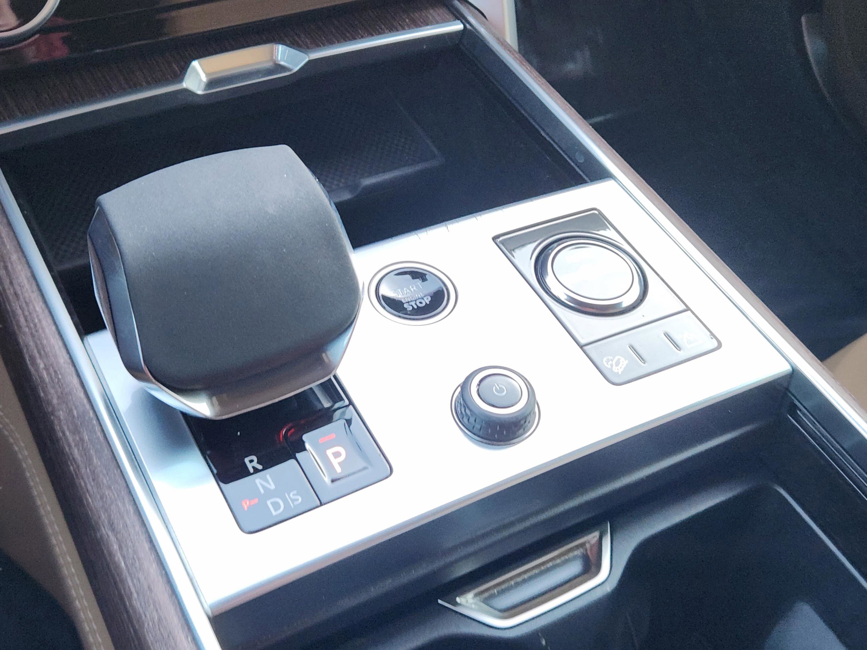 Certified 2023 Land Rover Range Rover Long Wheelbase SE image 20